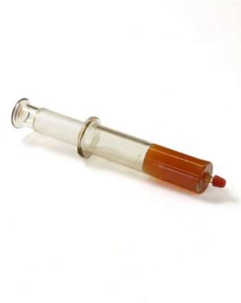 Italian Varnish in Syringe (Historical Replica)